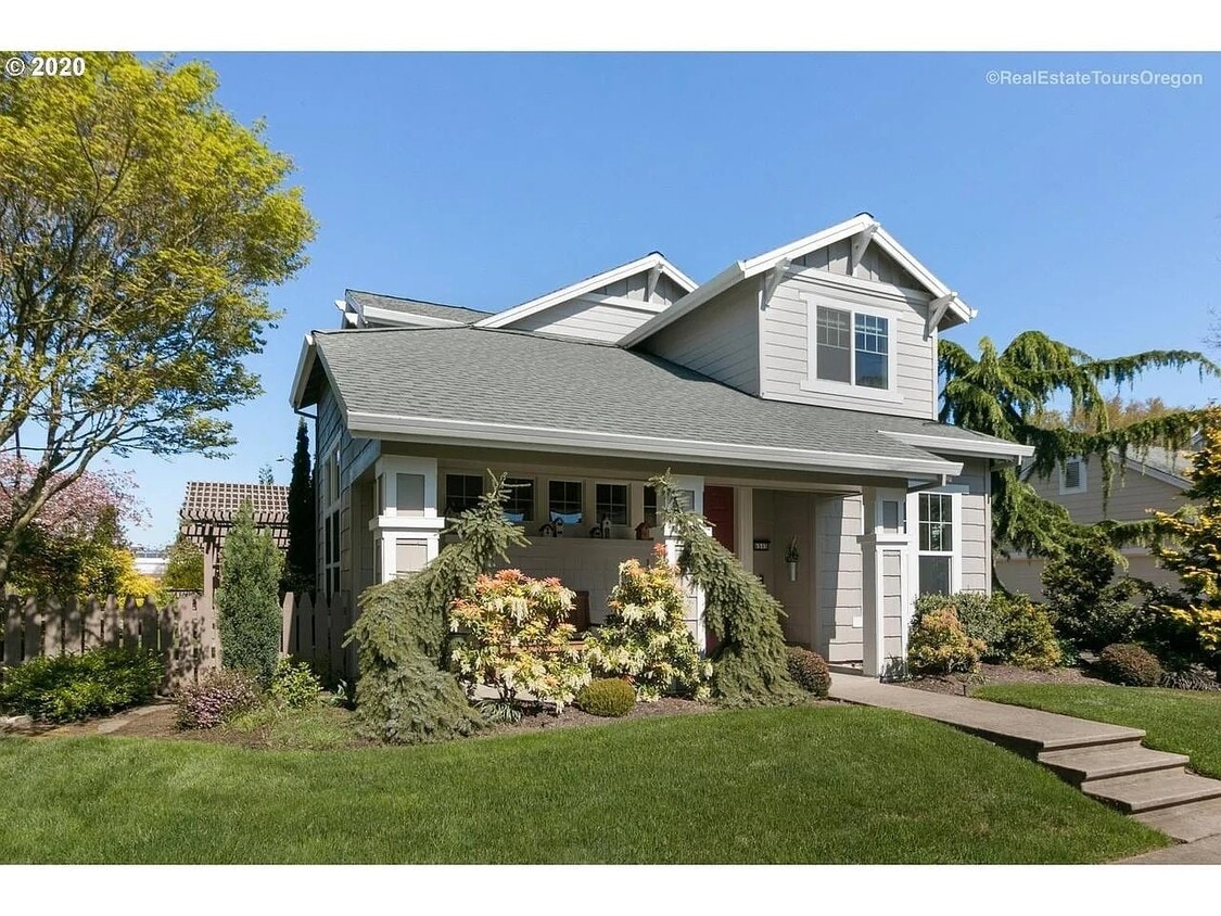 Primary Photo - 6513 NE Copper Beech Dr