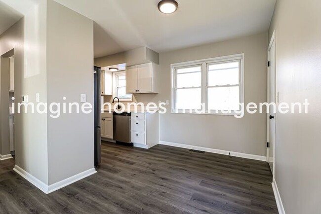 Foto del edificio - Pet-Friendly 3 Bedroom Home in Cincinnati