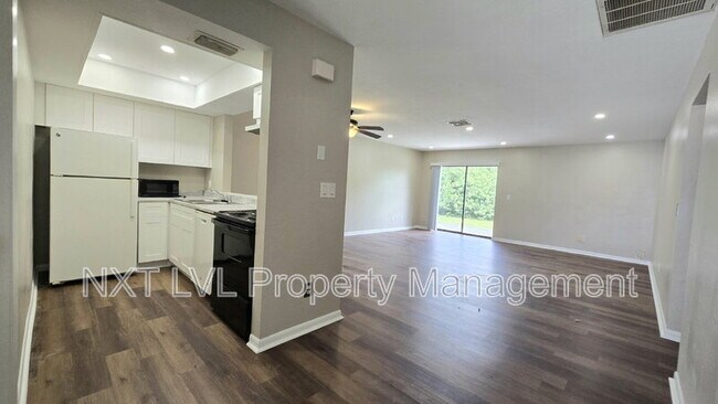 Foto del edificio - 3311 Skyline Blvd