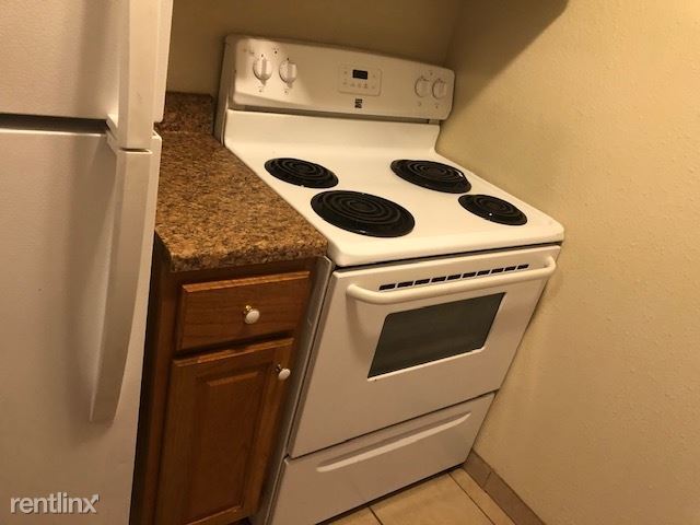 Foto del edificio - 1 br, 1 bath Condo - 800 W Belleview Ave 2...