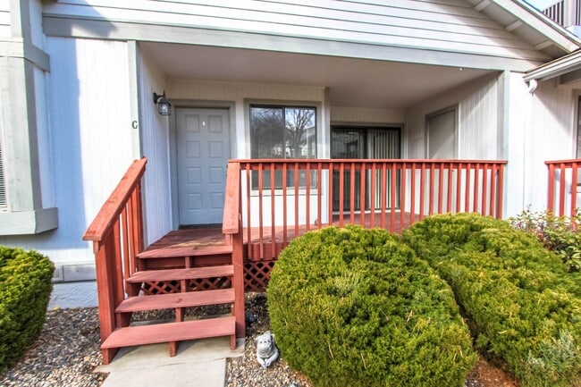 Building Photo - Montana Terrace Condo