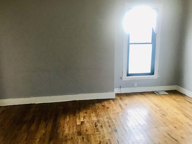 Foto del edificio - 6943 S Stewart Ave