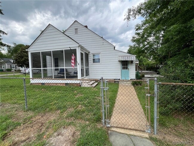 Building Photo - 6101 Ellis Ave
