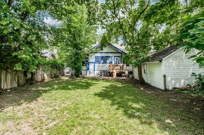 Building Photo - 309 Chautauqua