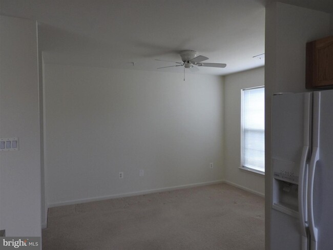 Building Photo - 595 Cawley Dr