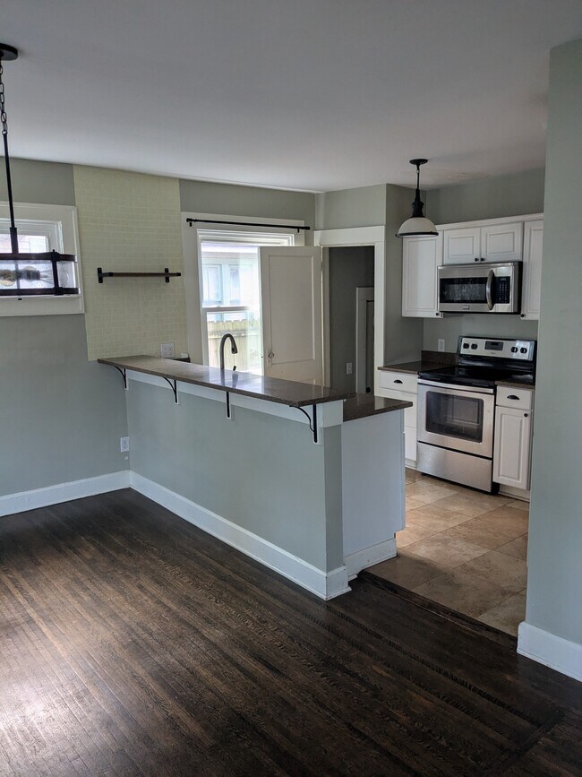 Foto del edificio - 607 E 39th St