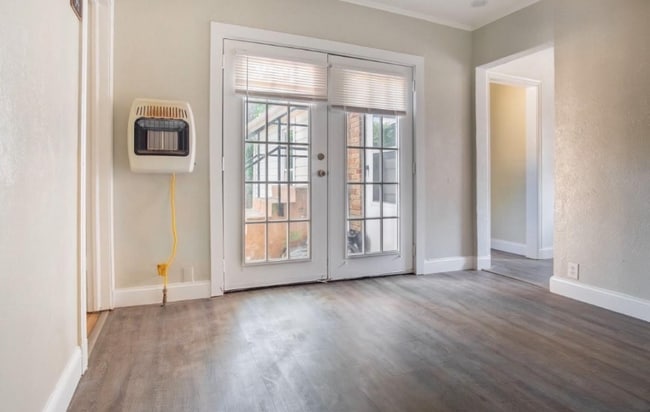 Photo - 5928-5928 Victor St Apartment