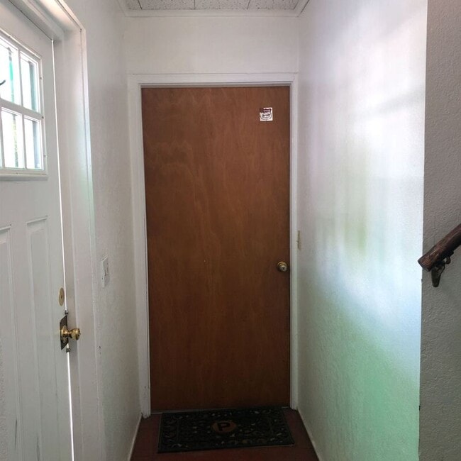 Building Photo - 161 B St