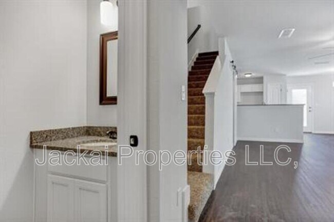 Foto del edificio - 232 W Lake Ave