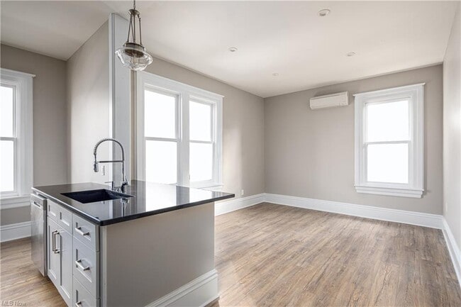 Building Photo - 3805 Franklin Blvd