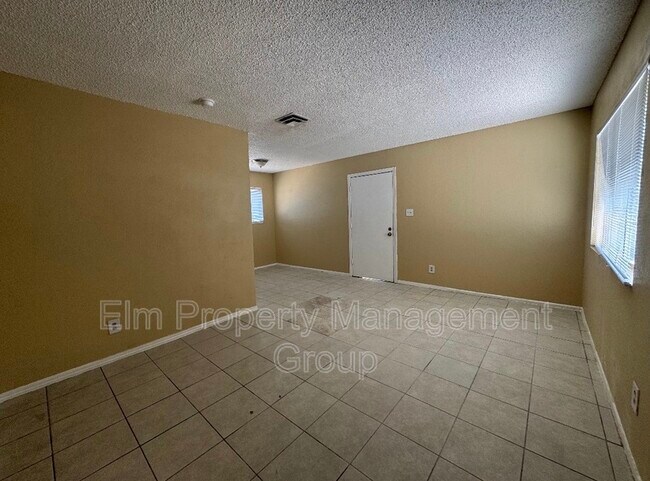 Foto del edificio - 2516 E Mesquite Ave