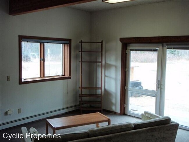 Foto del edificio - 2493 Badger Rd