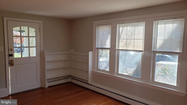 Foto del edificio - 555 Barrett Ave