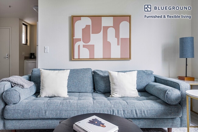 Building Photo - 1698 University Ave