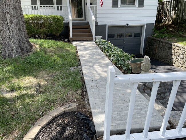 Building Photo - 7347 Clovernook Ave