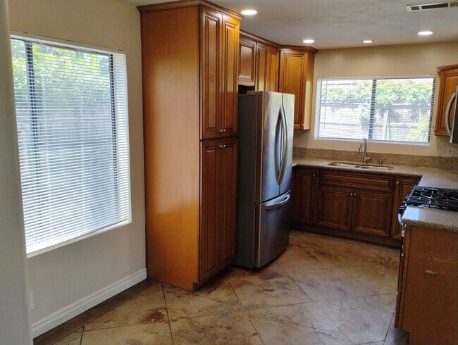 Foto del edificio - 4724 63rd St