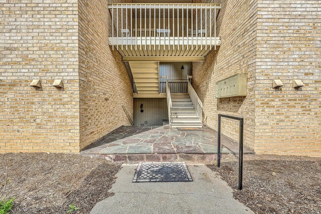Foto del edificio - 5260 Crossbow Cir