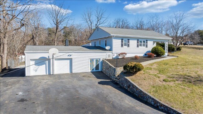 Building Photo - 3024 E Ruritan Rd