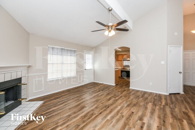 Building Photo - 609 Hollyberry Dr