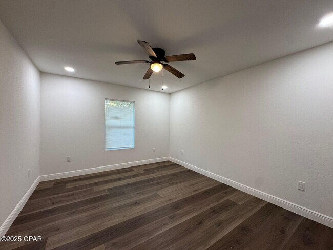 Foto del edificio - 148 Claire Ave