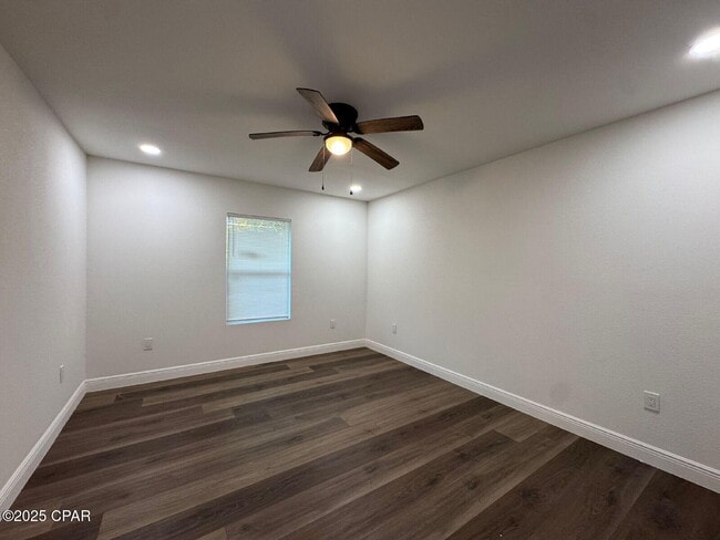 Building Photo - 148 Claire Ave