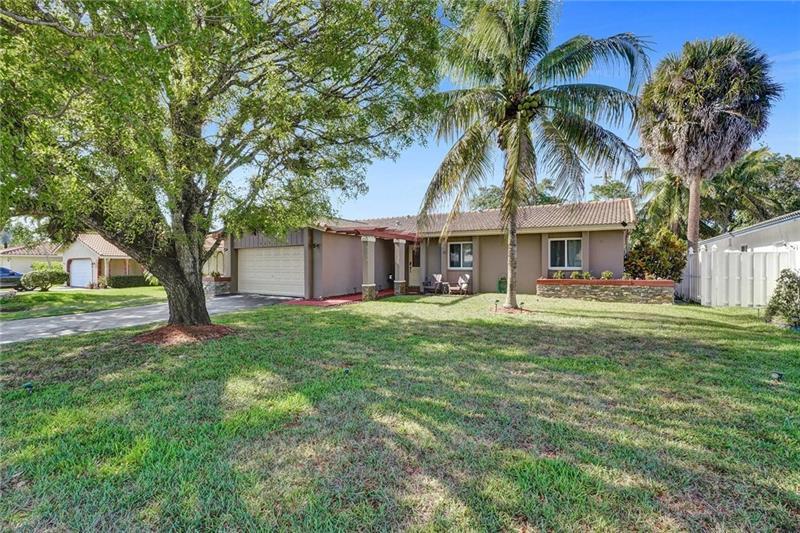 Primary Photo - 9231 NW 17th St