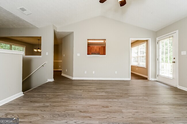 Building Photo - 190 Highgrove Dr