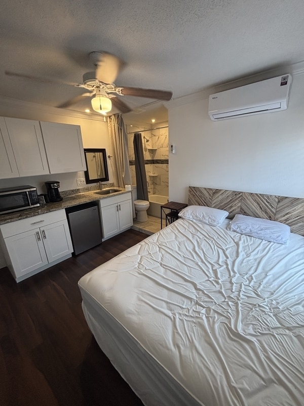 Photo - 1624 Coral Way Apartment