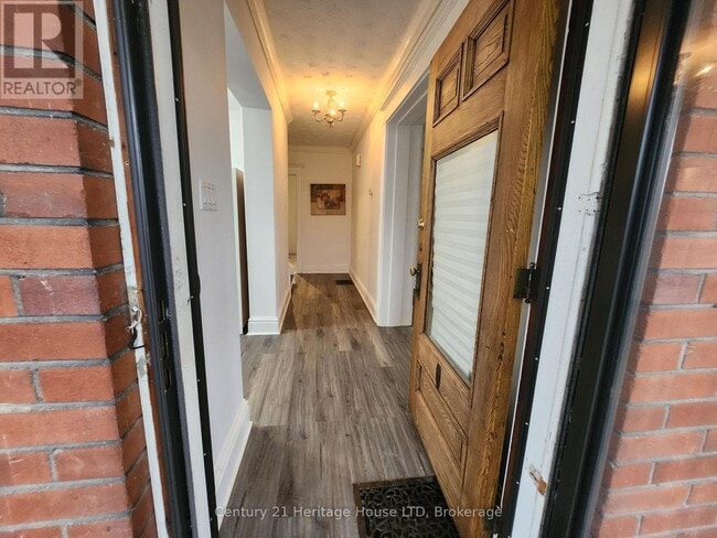 Building Photo - 8269 Willoughby Dr