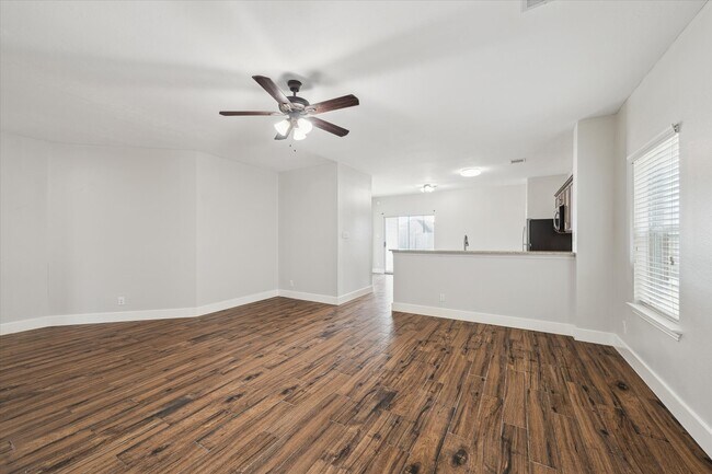 Foto del edificio - 24527 Sandusky Dr