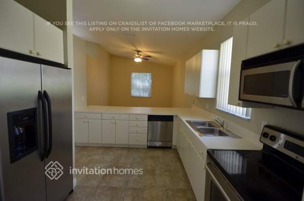 Building Photo - 13844 SW 53rd St