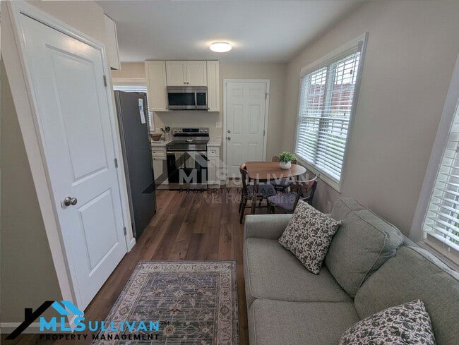 Building Photo - 2130 Sovereign St