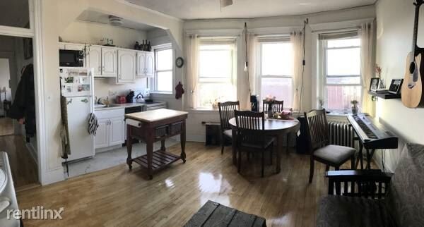 Building Photo - 164 Strathmore Rd