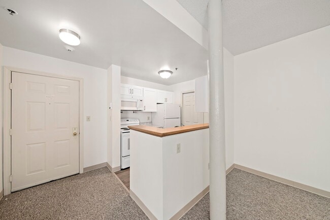 Building Photo - Hayward Landing