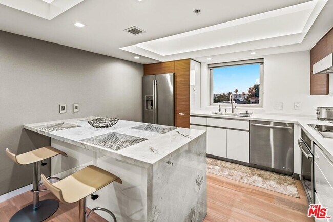 Foto del edificio - 13700 Marina Pointe Dr