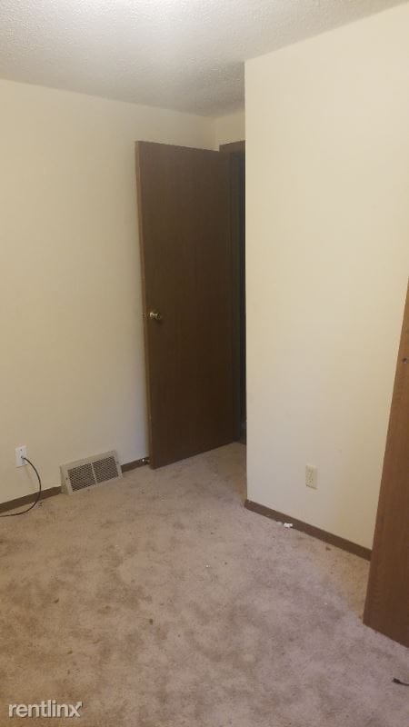 Building Photo - 1 br, 1 bath House - 105 Silver St W