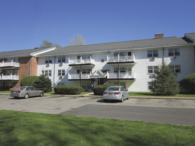 Building Photo - Landing Heights