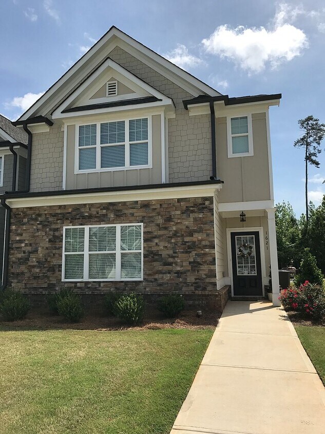 Foto principal - 1621 Lincoln Drive