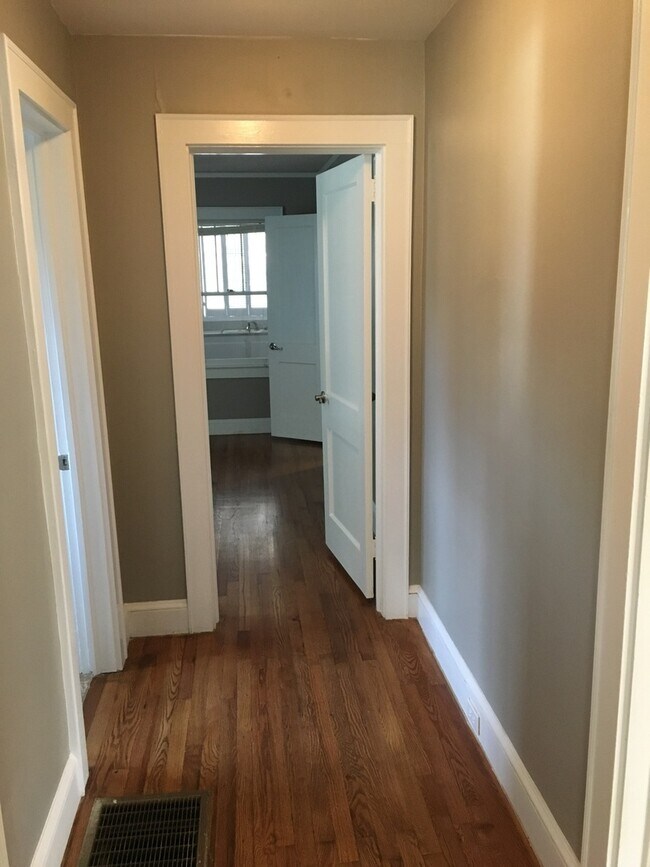Building Photo - Greenville, 3BD/2.BA, 1400+/-SF