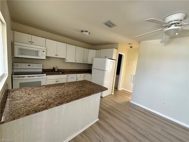 Foto del edificio - 10632 Woods Cir