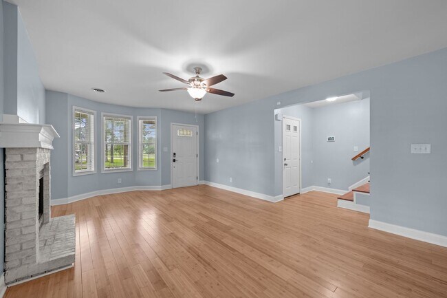 Foto del edificio - Beautiful Country Home off Madam Moores Ln with Large Yard