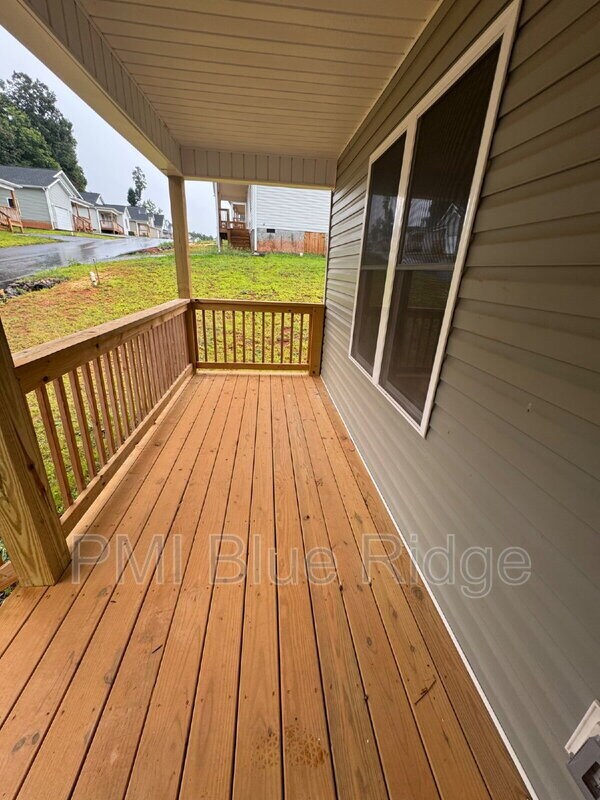 Foto del edificio - 200 Quinn Hill Ln