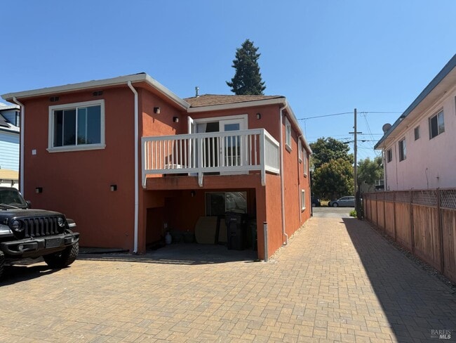 Foto del edificio - 4121 Lusk St