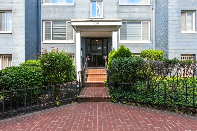 Foto del edificio - 709 Brandywine St SE