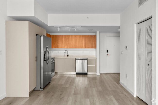 1BR, 1BA- 618SF - Kitchen/ Dining Room - Century Town Center