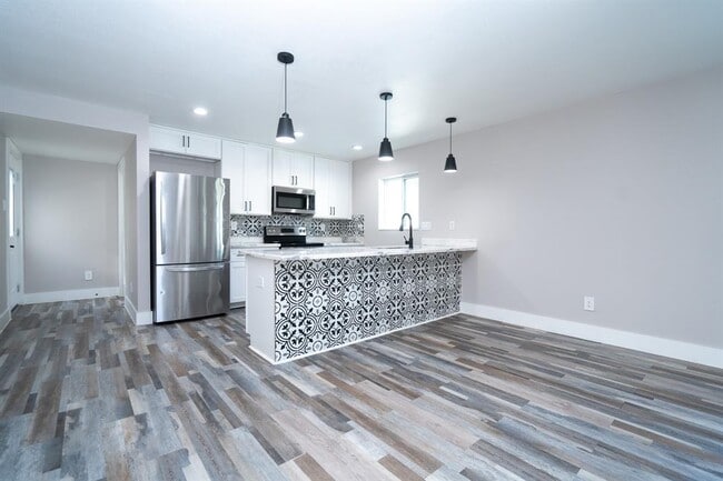 Building Photo - 4105 Lumber Ln