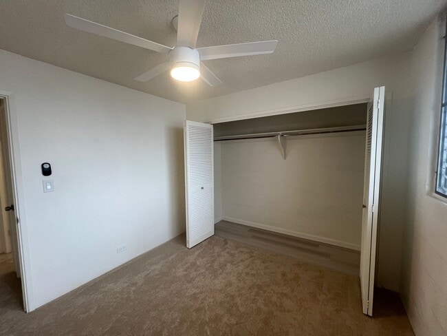 Building Photo - Large 2 bedroom unit in Maile Terrace