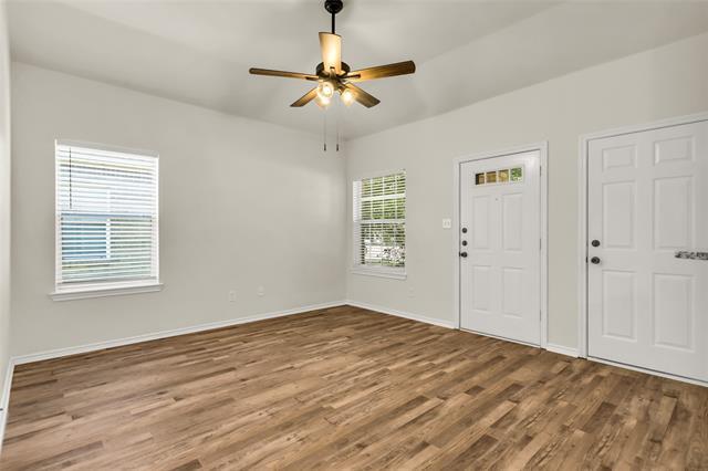 Foto del edificio - 404 Blake Ln