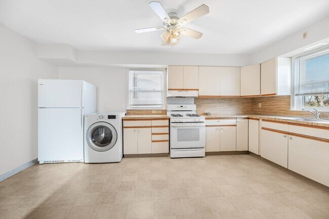 Foto del edificio - 120 Woodside Ave