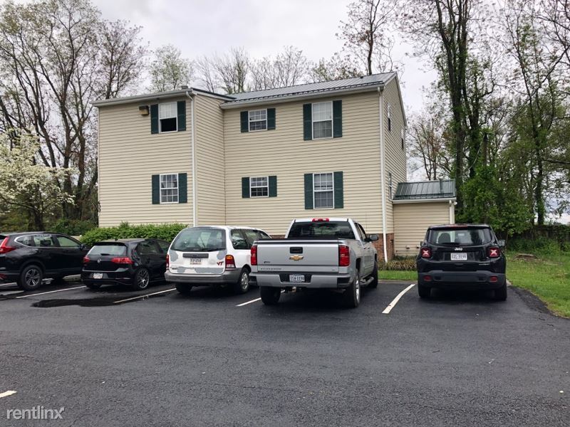 Primary Photo - 3 br, 2 bath Apartment - 400 Willard Dr